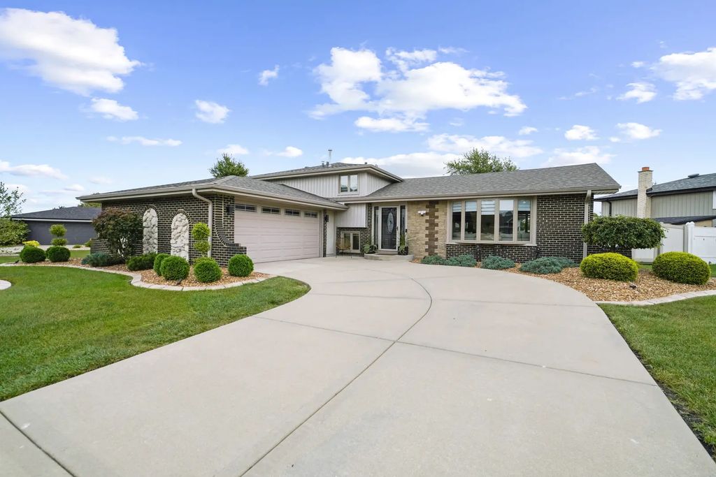14117 Garavogue Avenue, Orland Park