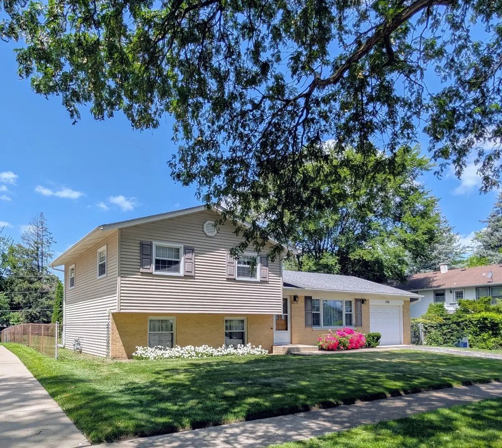 476 Raupp Boulevard, Buffalo Grove