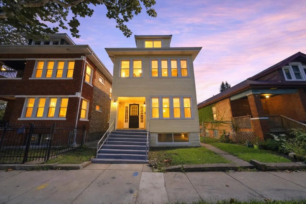 10743 S Wabash Avenue, Chicago