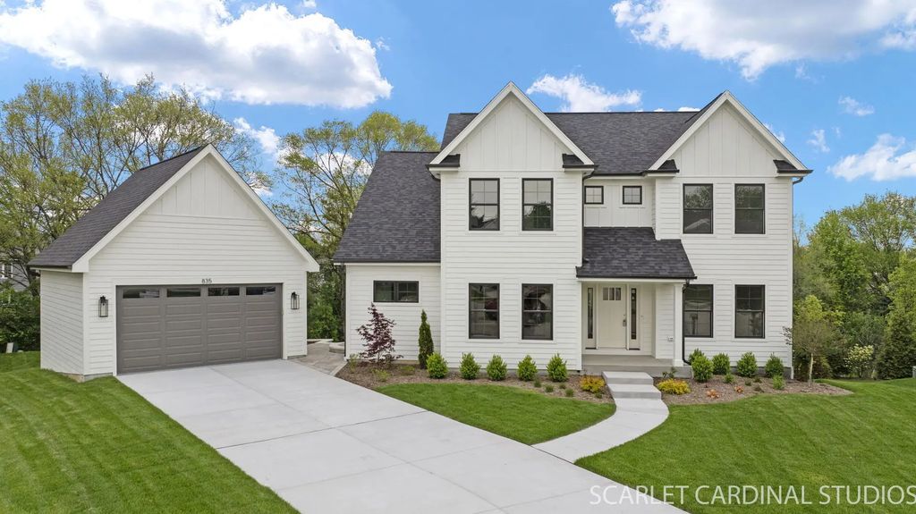 835 Avon Court, Glen Ellyn
