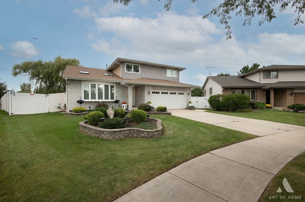 2195 W Cimarron Way, Addison