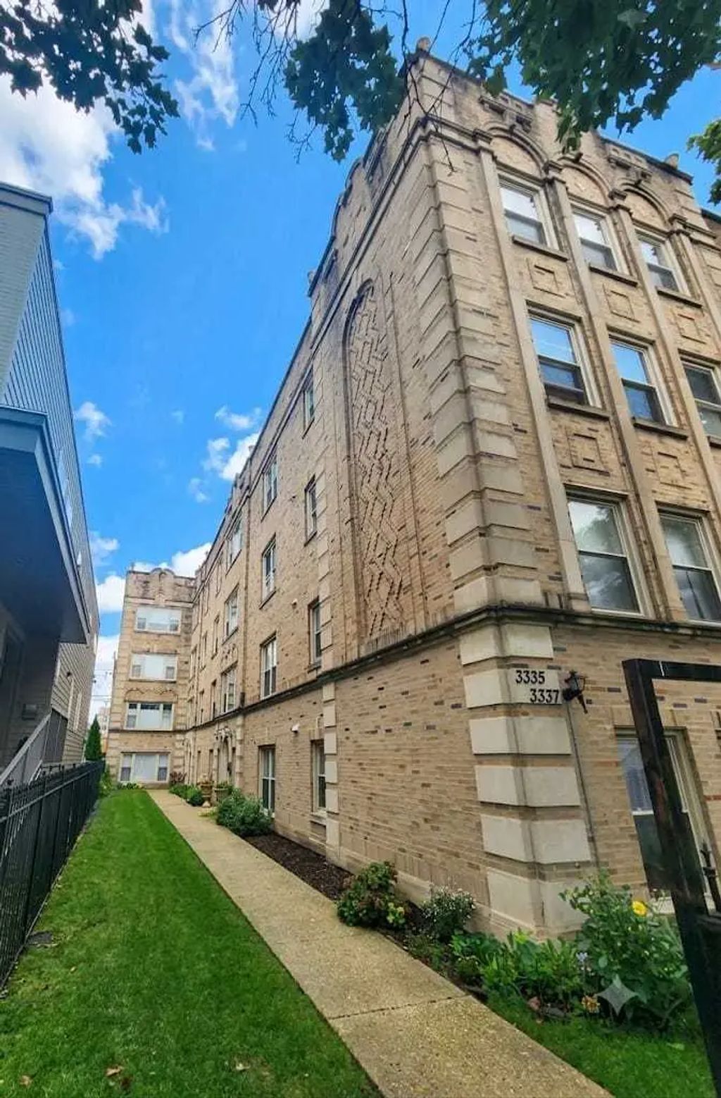 3335 W Belle Plaine Avenue 3a, Chicago