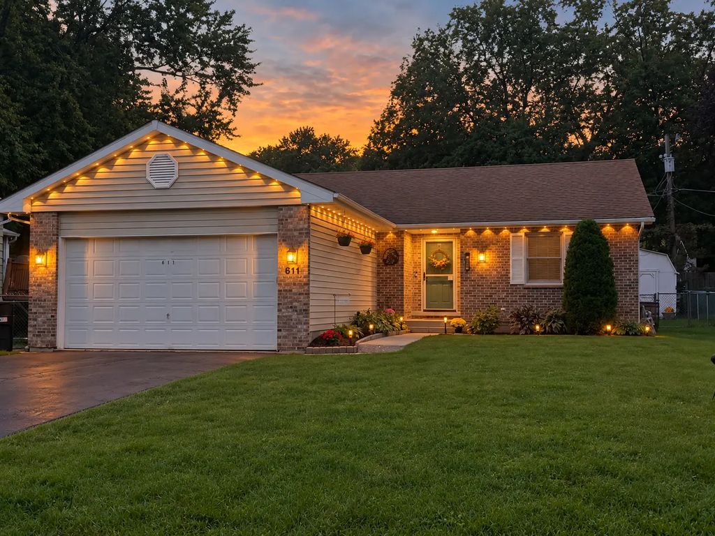 611 S Orchid Path, McHenry
