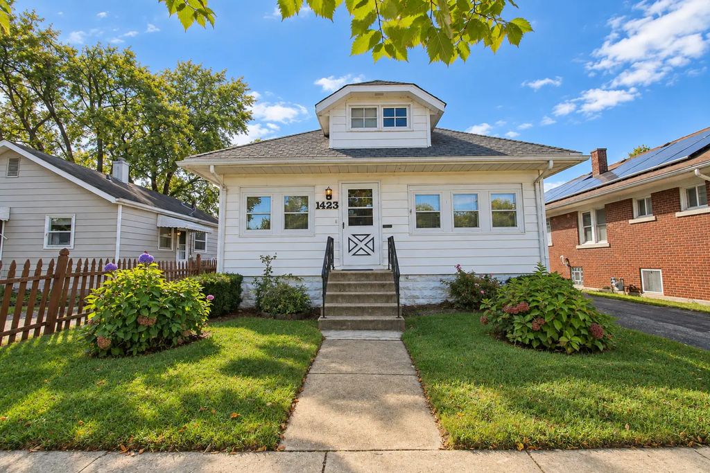 1423 N Raynor Avenue, Joliet