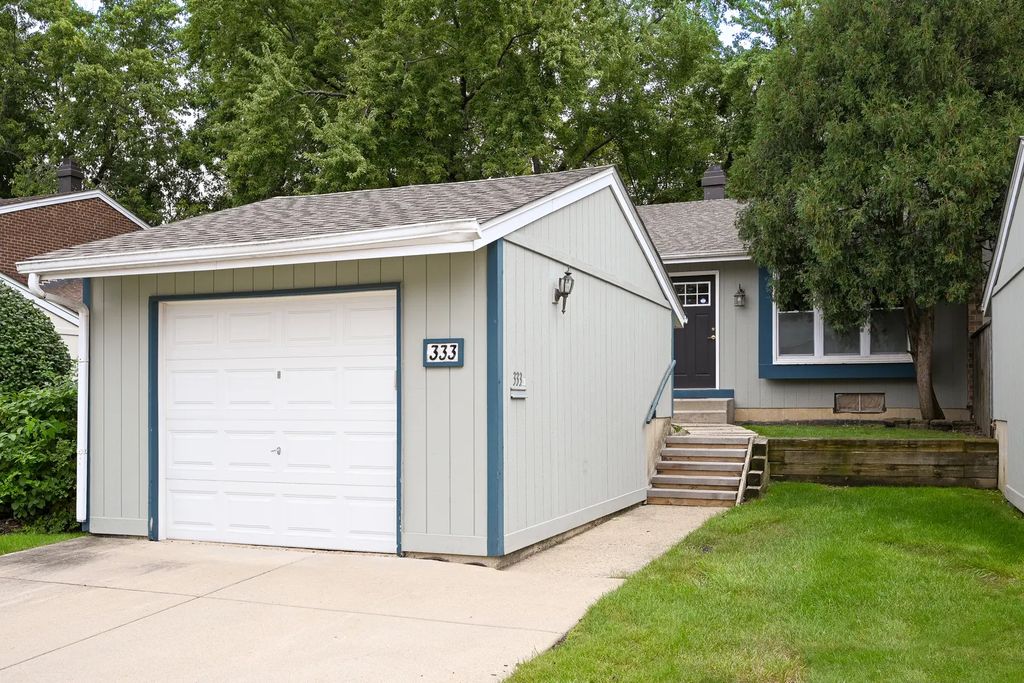 333 Colony Green Drive, Bloomingdale