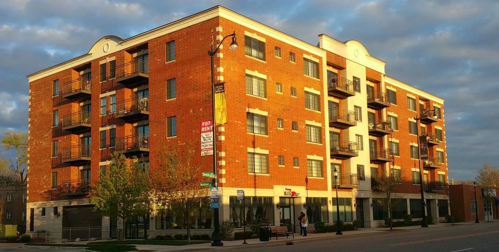 8255 Skokie Boulevard 502, Skokie