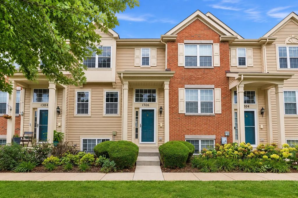 1306 Shamrock Lane, Pingree Grove
