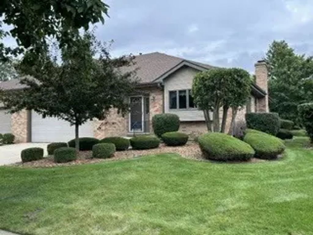 80 Fairfield Drive, New Lenox