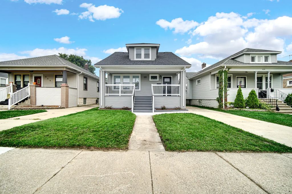656 Freeland Avenue, Calumet City