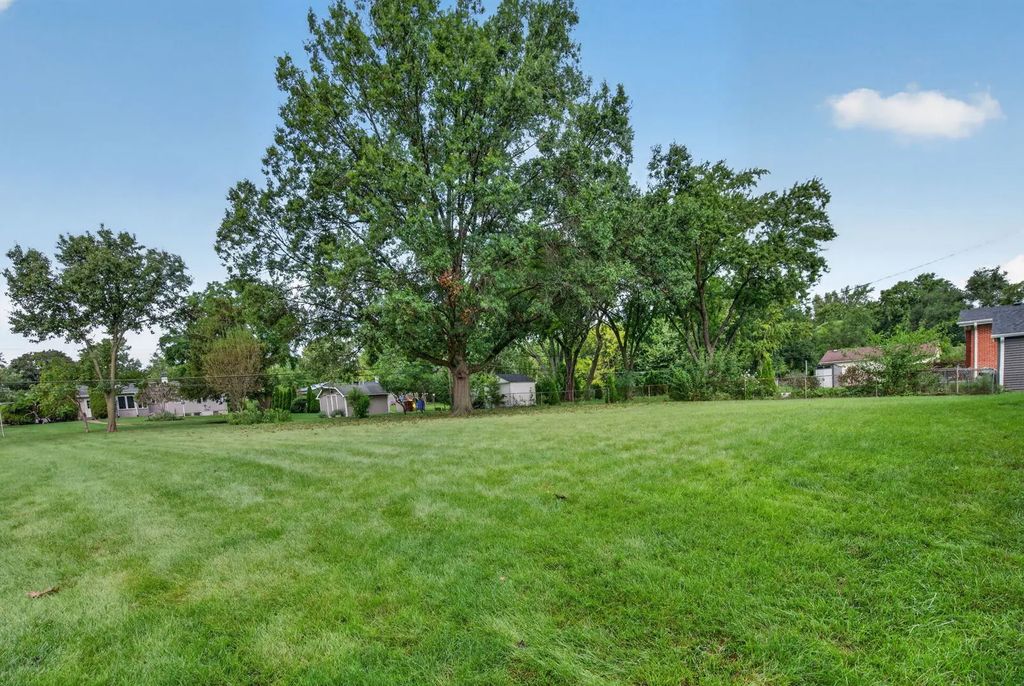2N266 Prairie Ave photo 8