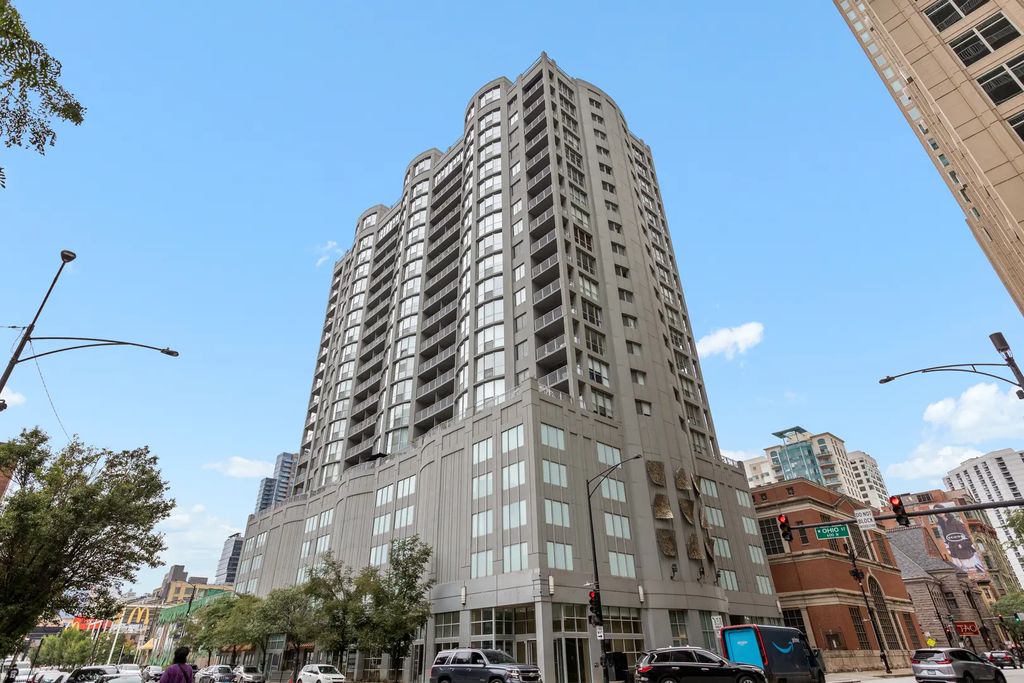 600 N Dearborn Street 1707, Chicago
