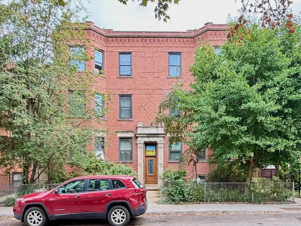 835 N Rockwell Street 3, Chicago