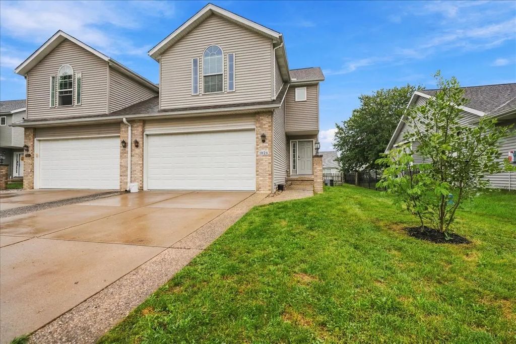 1826 Chuck Murray Drive, Normal