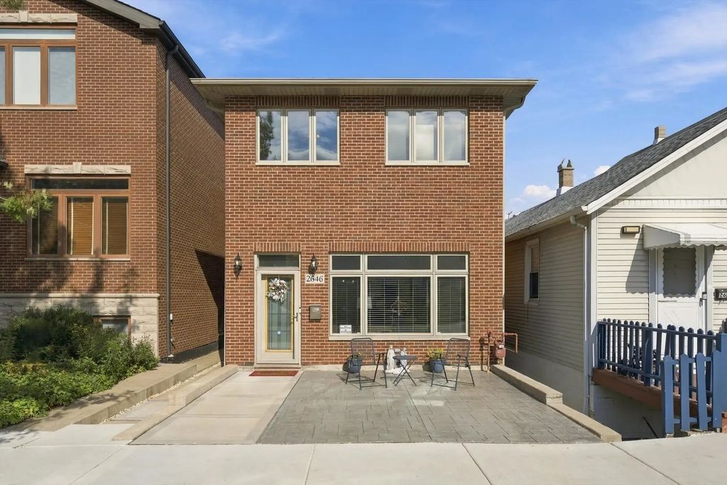 2646 S Hillock Avenue, Chicago