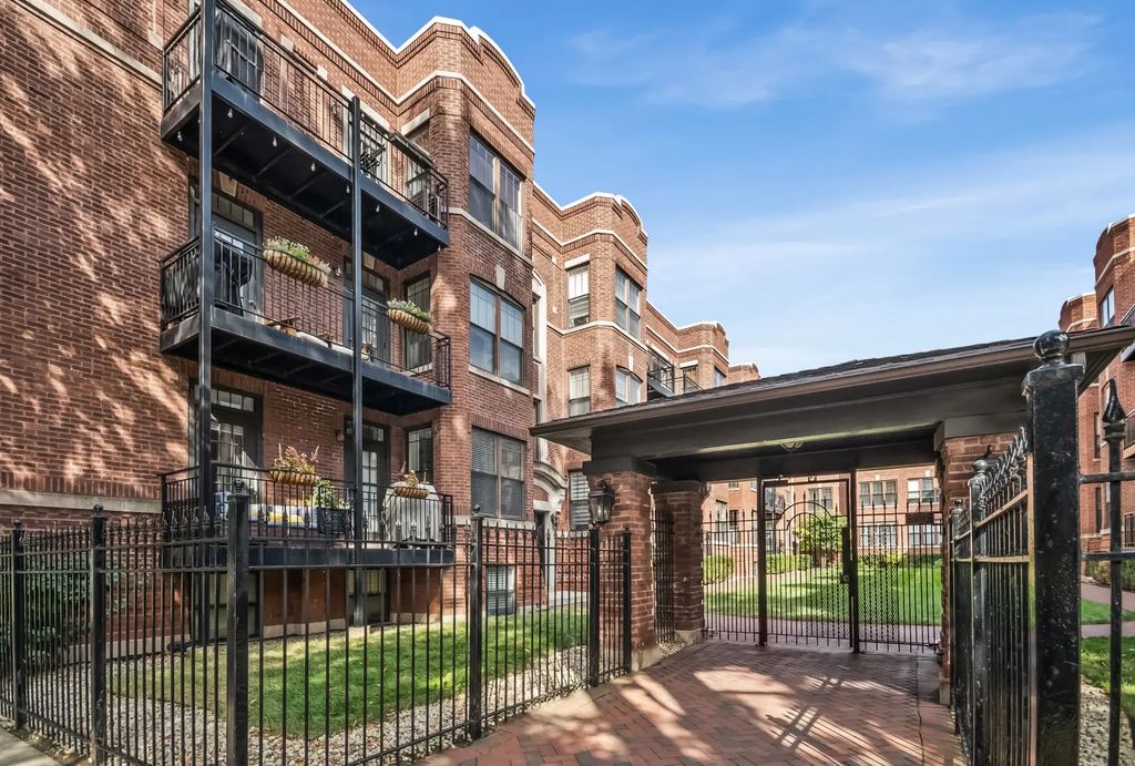 2711 N Mildred Avenue 2a, Chicago