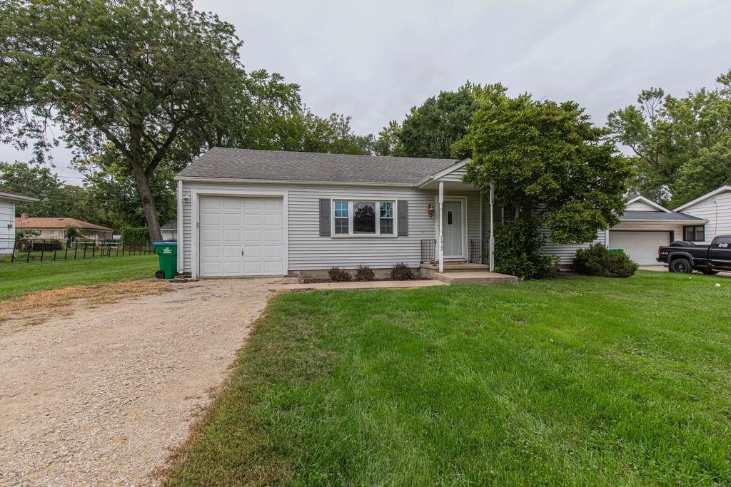 1412 Meriden Street, Mendota