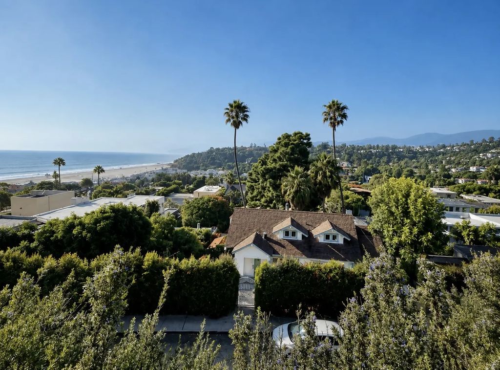207 Ocean Avenue, Santa Monica