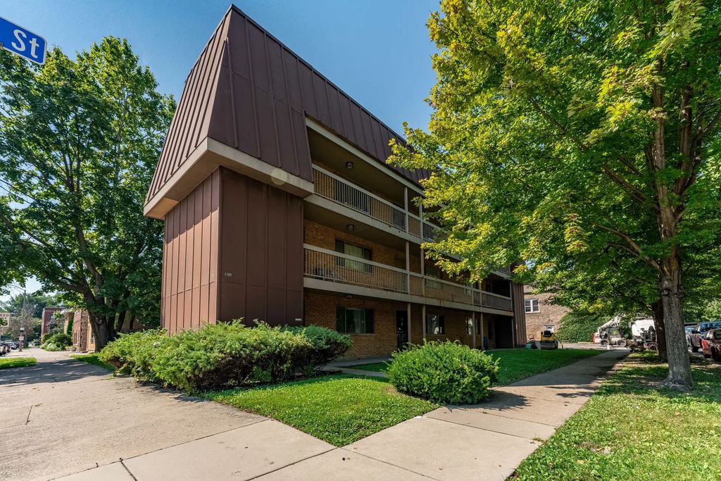 6400 27th Street 201, Berwyn