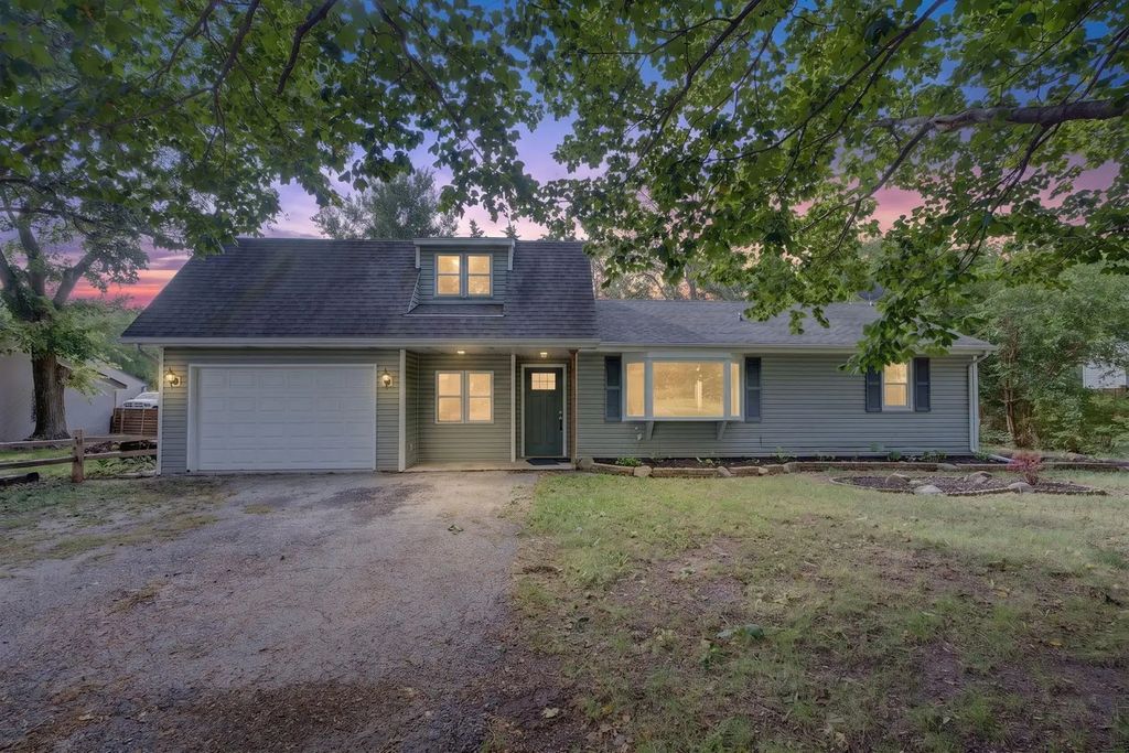905 Pine Bluff Road, Morris