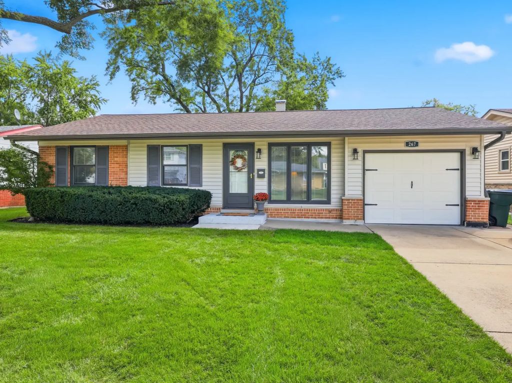267 Holly Lane, Elk Grove Village