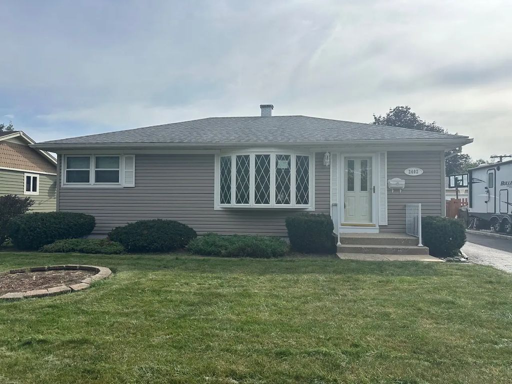 2402 Rohlwing Road, Rolling Meadows