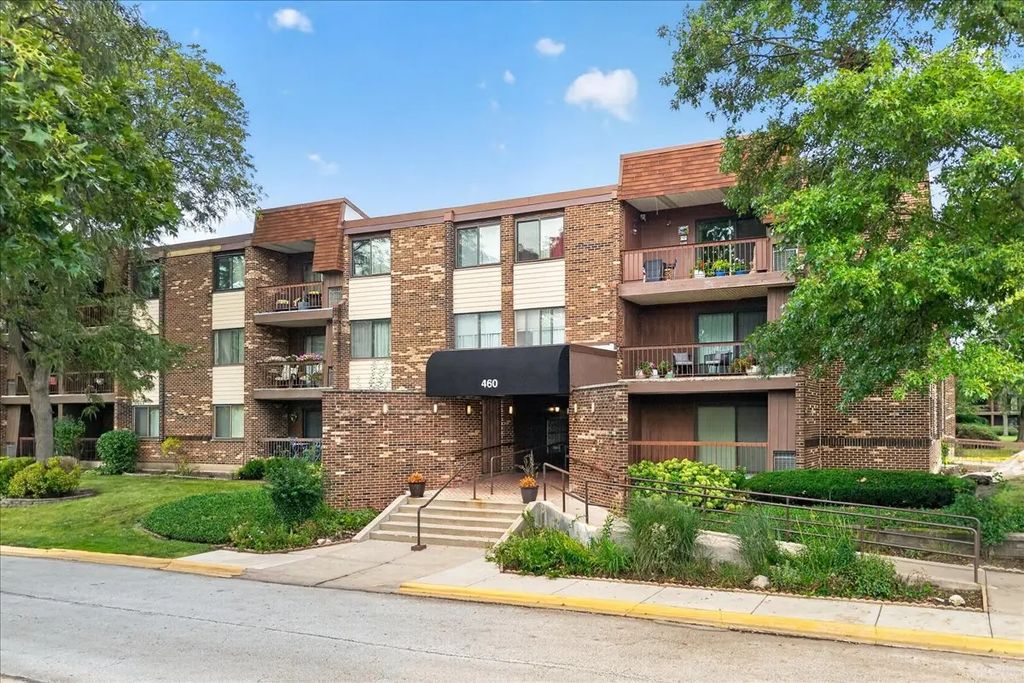 460 Raintree Court 1h, Glen Ellyn