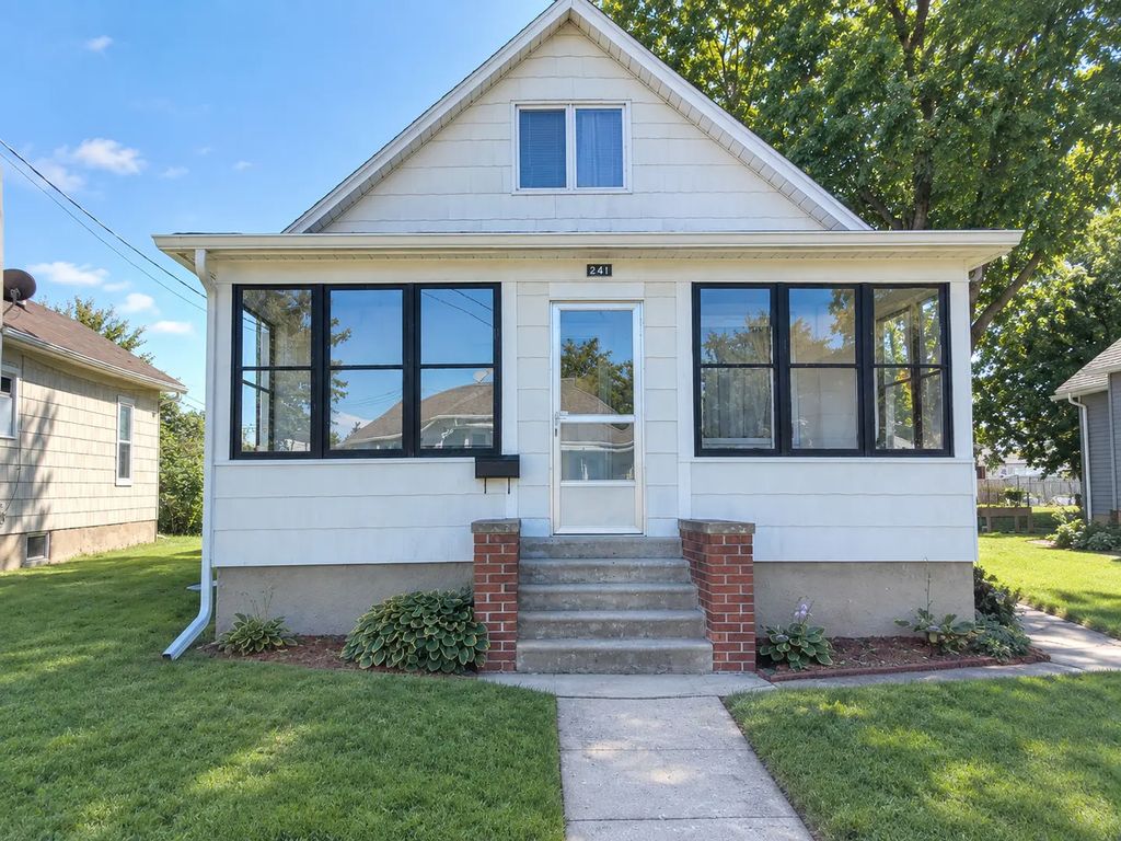 241 E 1st Street, Oglesby