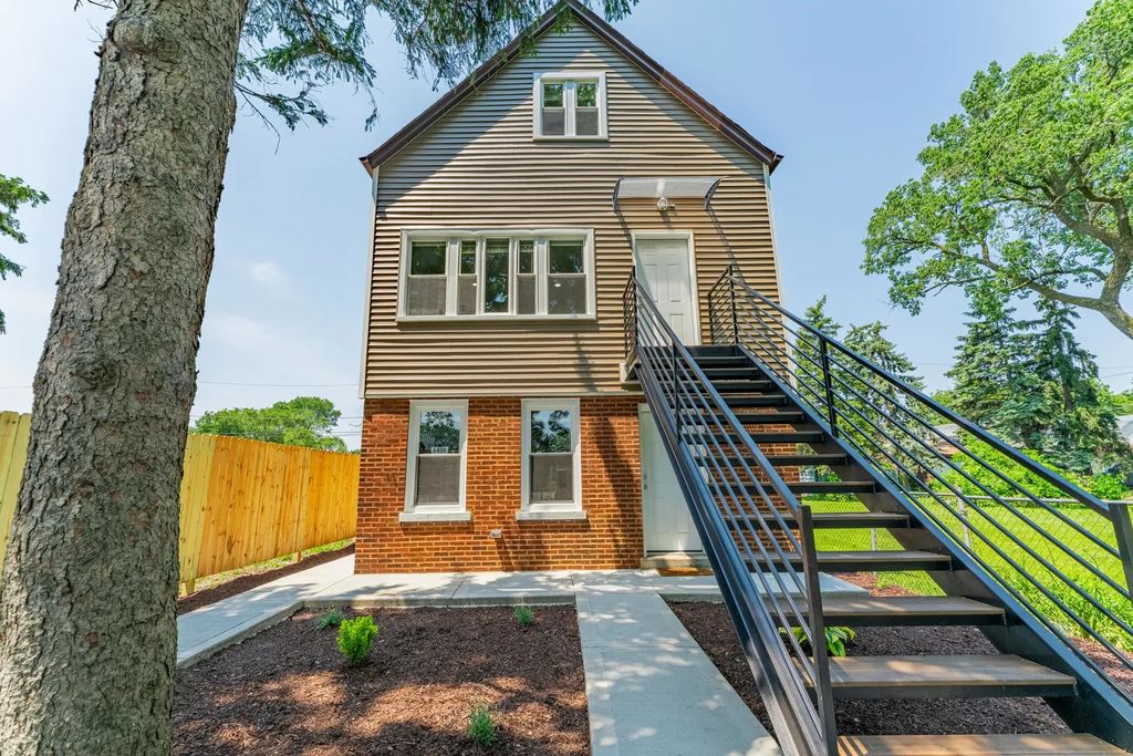 4438 S Knox Avenue, Chicago