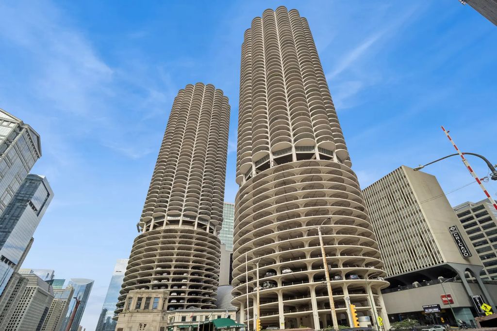 300 N State Street 5504, Chicago