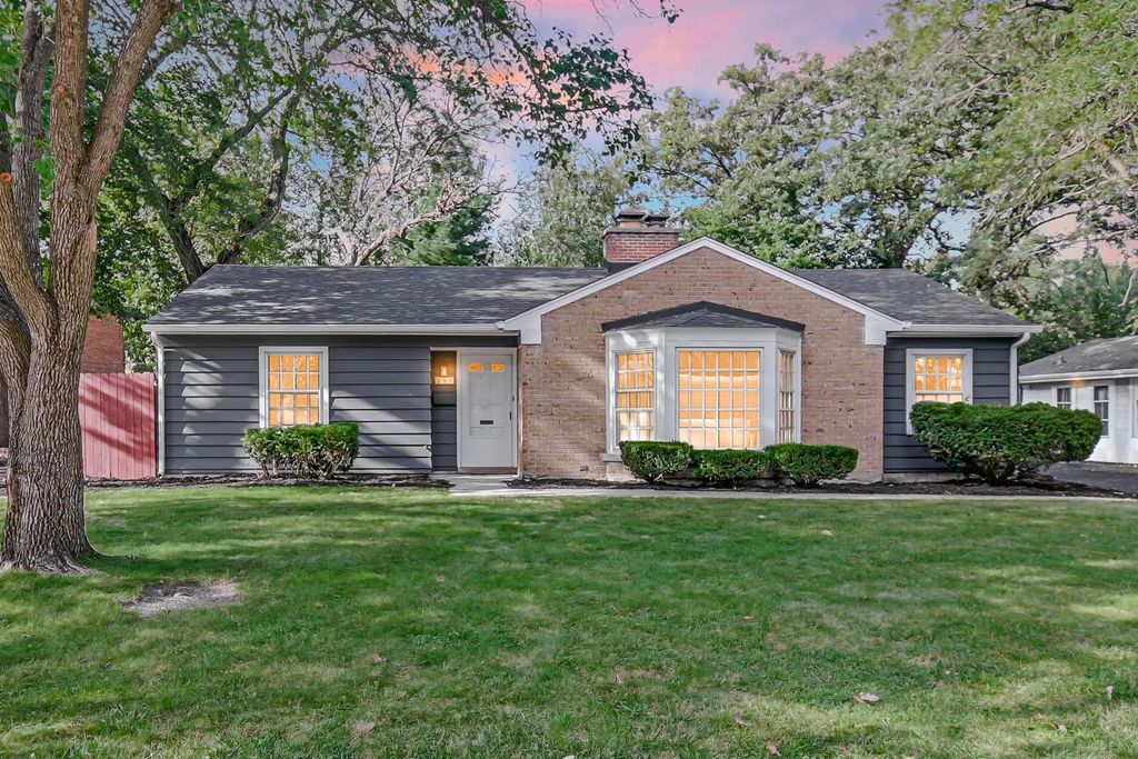 350 Oakwood Street, Park Forest