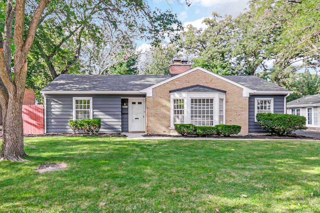 350 Oakwood Street, Park Forest