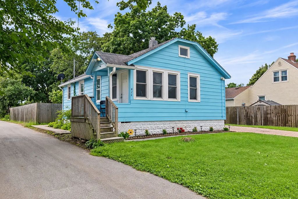 824 Allen Street, Belvidere