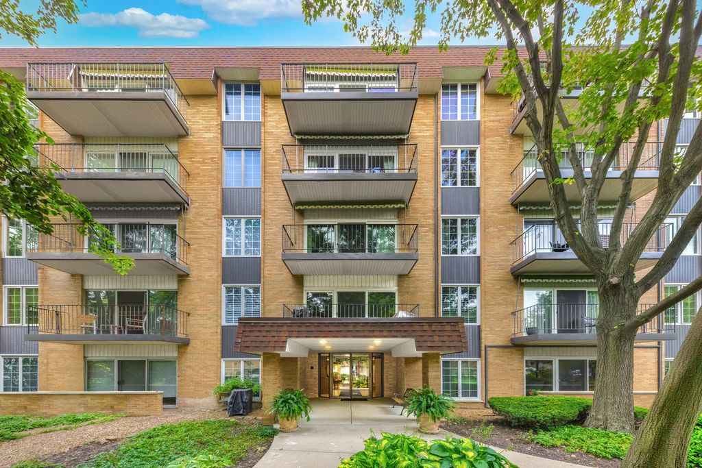 445 N Park Boulevard 2c, Glen Ellyn