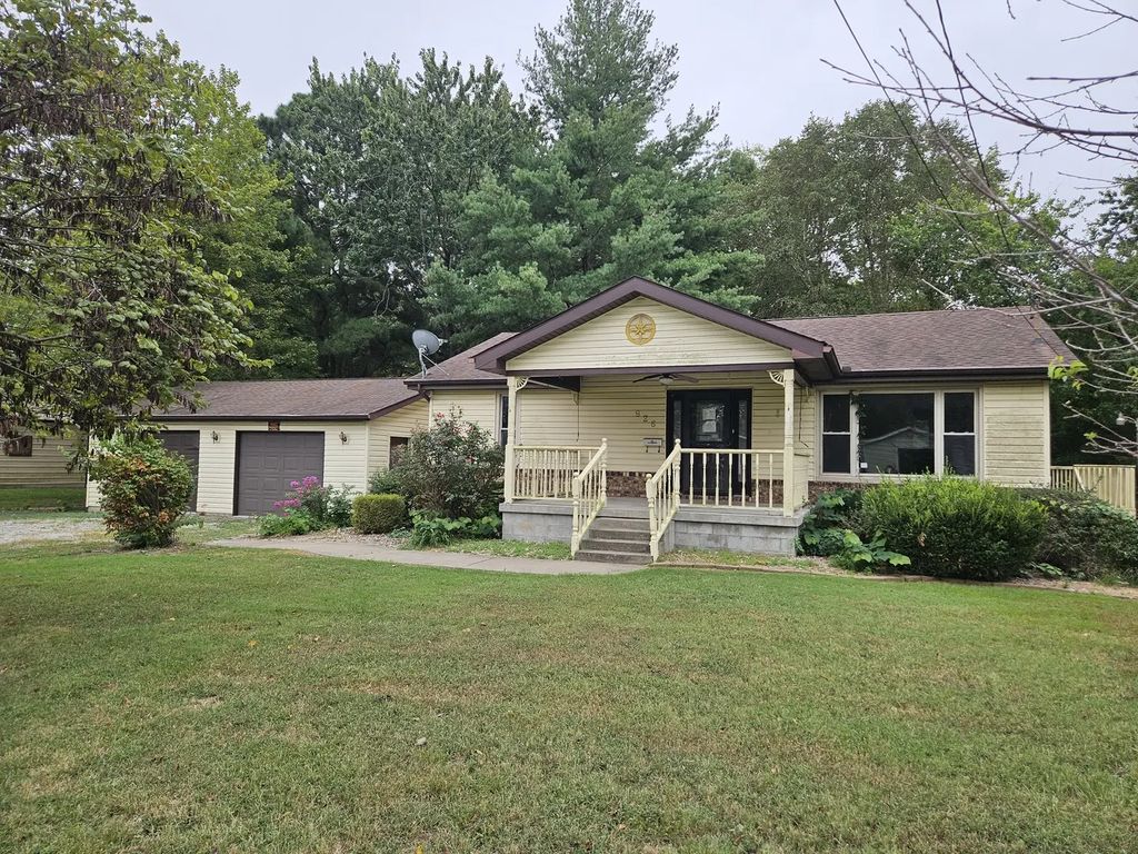 926 E Webster Street, Benton