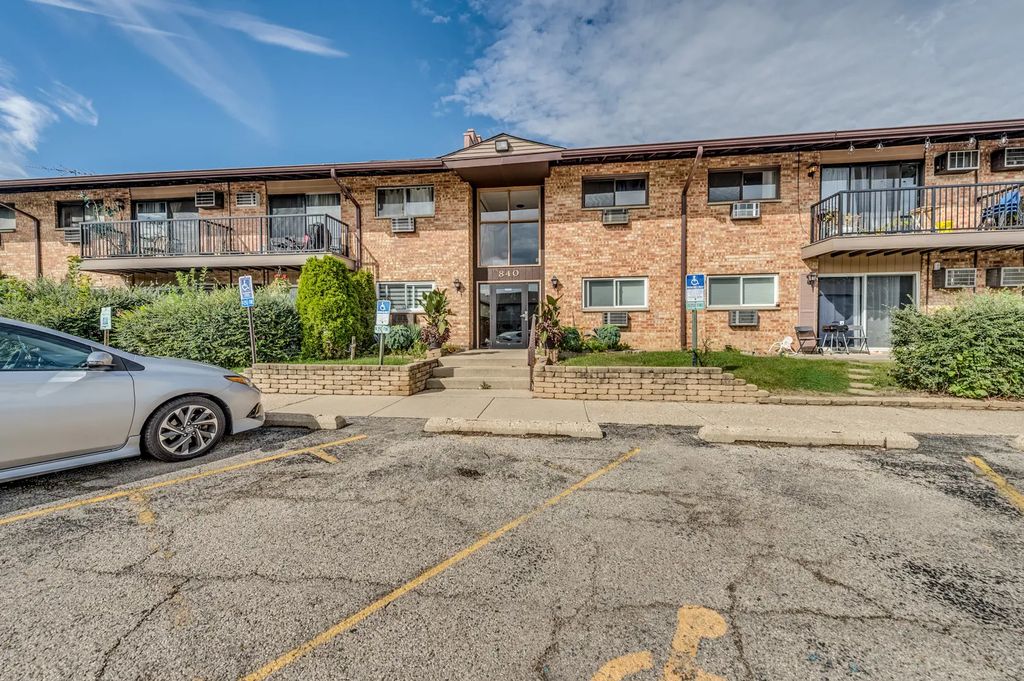 840 E Old Willow Road 112, Prospect Heights