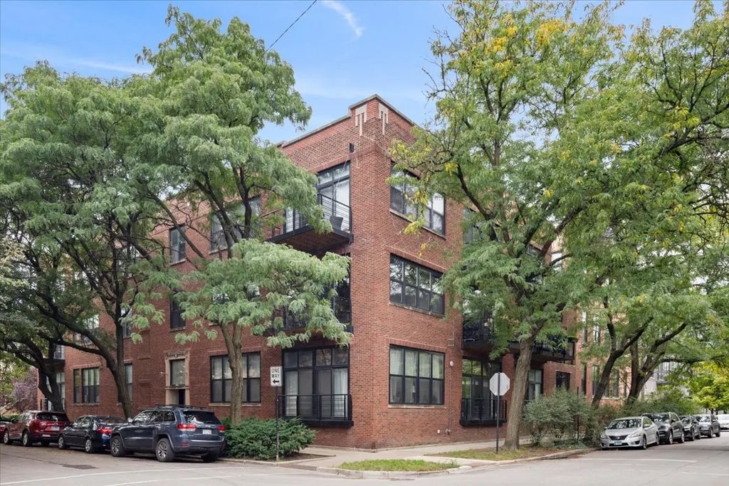 1670 N Claremont Avenue 101, Chicago