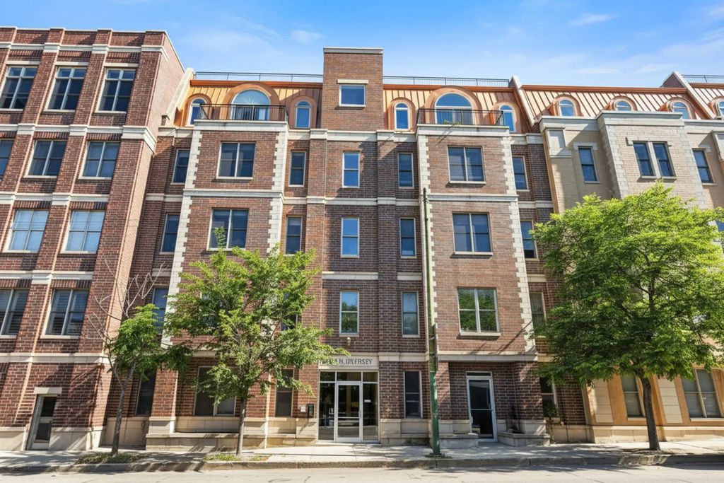 2618 W Diversey Avenue 402, Chicago