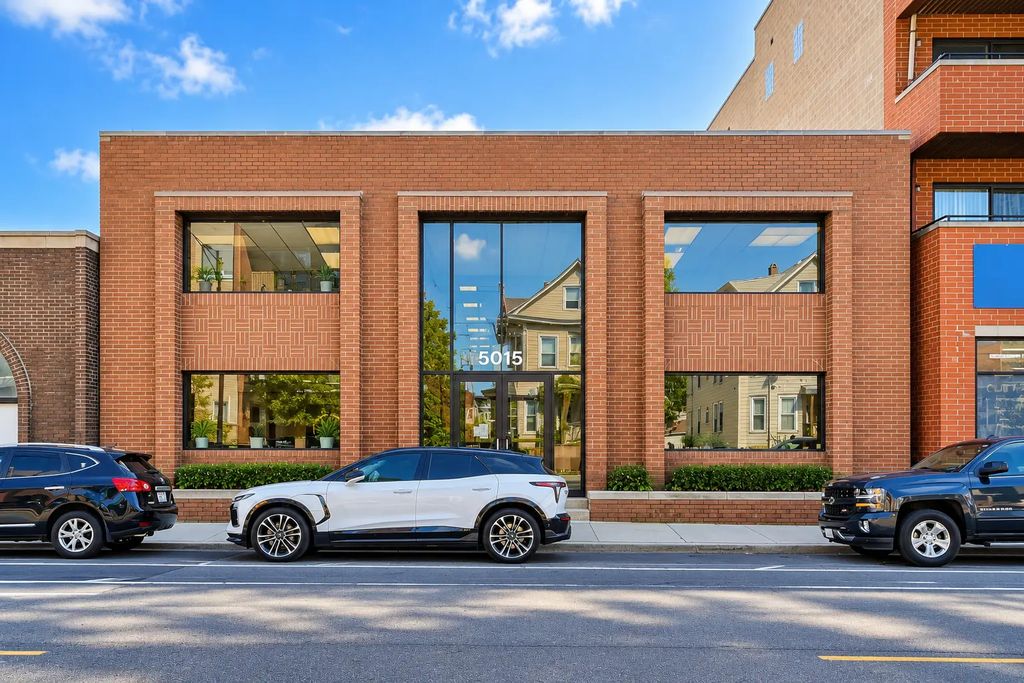 5015 W Lawrence Avenue, Chicago