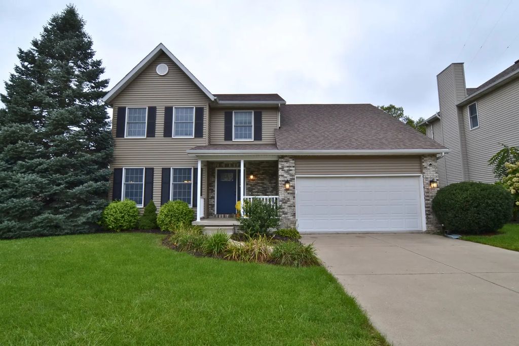 2062 Plum Tree Road, Bettendorf