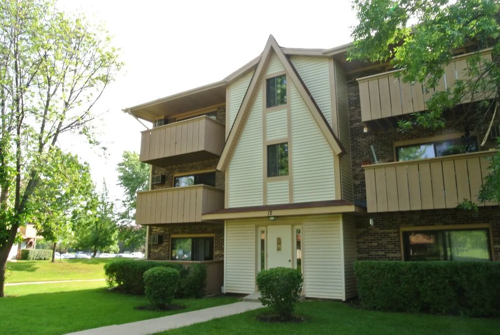 12 Echo Court 13, Vernon Hills