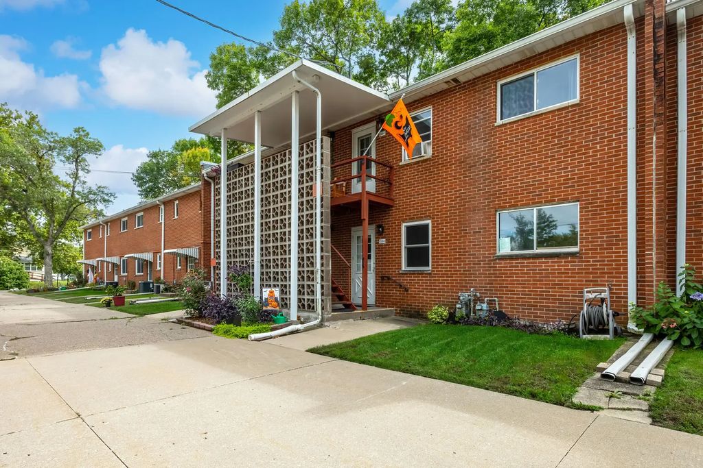 1309 9th Street D, Moline