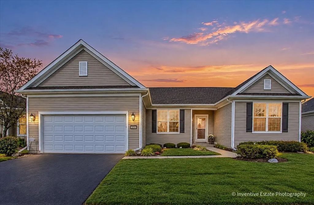 1312 Springfield Lane, Shorewood