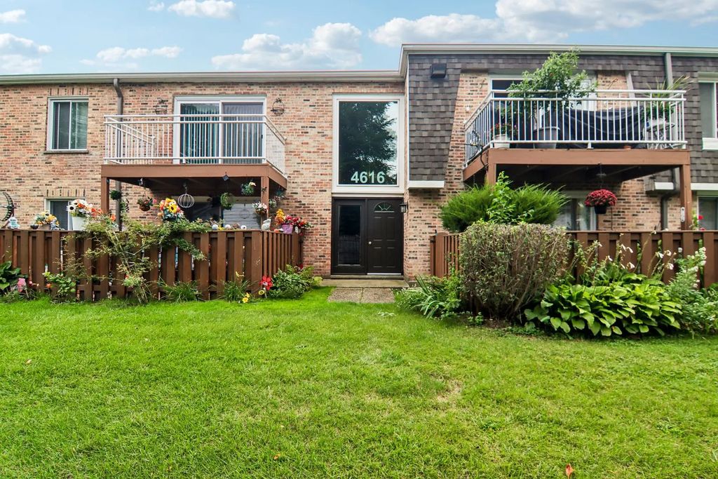 4616 Kings Walk Drive 1c, Rolling Meadows