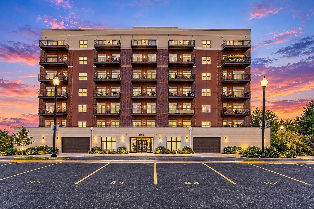 1650 Riverwoods Drive 603, Melrose Park