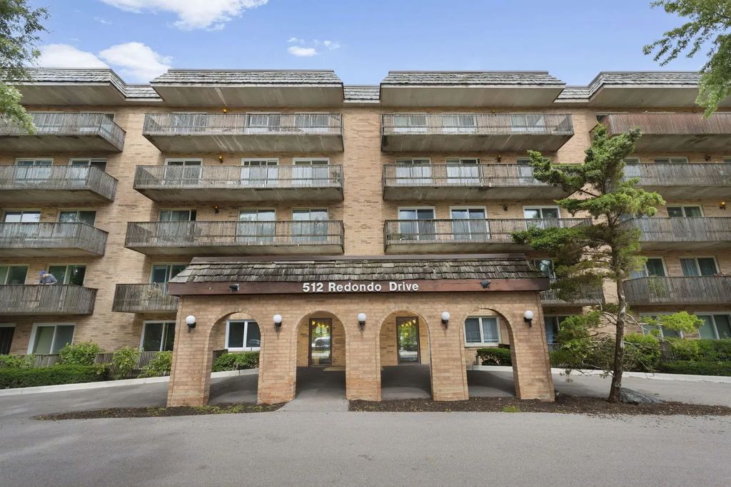 512 Redondo Drive 308, Downers Grove