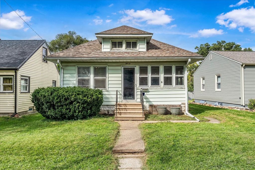 5133 7th Avenue, Moline