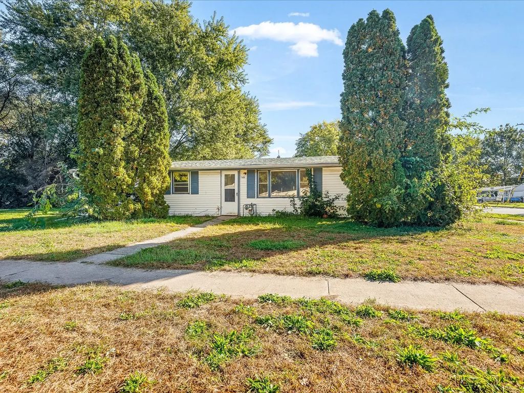 7603 Cadet Road, Machesney Park
