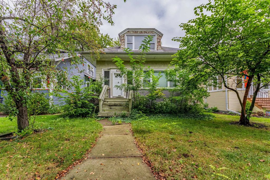 718 N Ridgeland Avenue, Oak Park