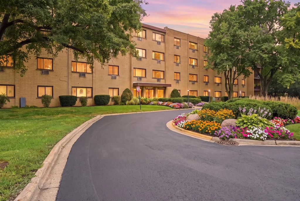 6600 S Brainard Avenue 212, Countryside
