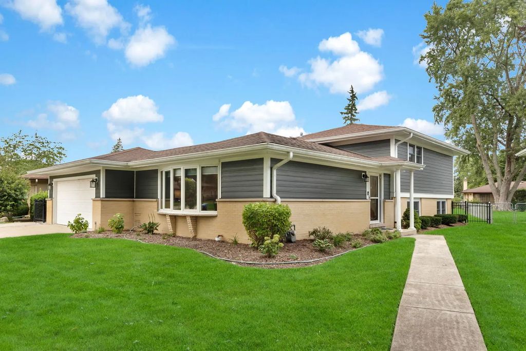 1602 N Oneida Lane, Mount Prospect
